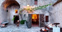 Le-Grotte-Della-Civita_0