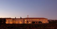 abadia-retuerta-le-domaine-exterior-noche-01ea3719