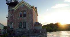 new-yorks-saugerties-lighthouse-original