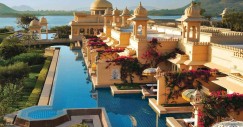 the-oberoi-udaivilas-in-india-has-a-gorgeous-pool-that-guests-can-swim-in-directly-from-their-pr