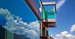 Arquitectura exhibicionista: 10 edificios con fachadas de cristal que parecen transparentes
