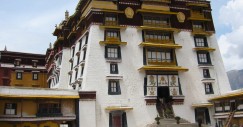 La asombrosa fortaleza sagrada de los budistas tibetanos