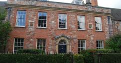 shrewsburyhousevicarsclose