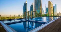 Cuenta con spa, piscina y club gourmet