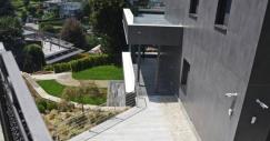 Cuenta con piscina y gimnasio