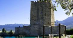 Adéntrate en los dominios de este castillo del siglo XIV en venta por 2,75 millones