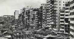 Así era la ciudad amurallada de Kowloon, la colmena humana de Hong Kong a la que no llegaba la luz