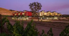 ecotech-design-shipping-container-hotel-california-10