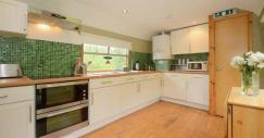 1704carriagehousecarrkitch2