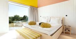 tomas-sandell-synvillan-mirrored-floating-villa-sweden-06