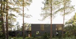 Villa Tennisvägen, una casa de diseño dentro de un bosque de pinos