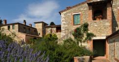 Una antigua aldea italiana se vende como complejo turístico y plató de cine por 13 millones