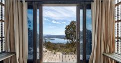 Ventanal con vistas al lago