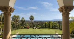 Jardín de la casa donde se grabó Harry y Meghan