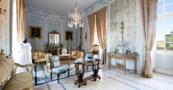 Detalles del siglo XVIII en las habitaciones del castillo de Verdière, en la Provenza francesa