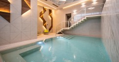 Las zonas comunes incluyen piscina cubierta
