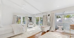 La modelo Miranda Kerr logra vender su casa de Malibú, California