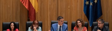 El presidente del Gobierno, Pedro Sánchez, acompañado por la vicepresidenta del Gobierno y ministra de Hacienda, María Jesús Montero, el portavoz del grupo socialista en el Congreso, Patxi López, y por la presidenta del PSOE, Cristina Narbona, preside la