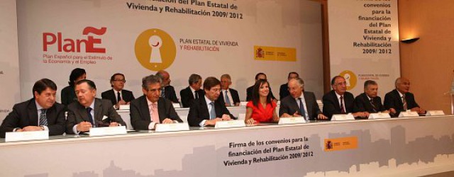 foto de la firma de los convenios para la financiación del plan de vivienda