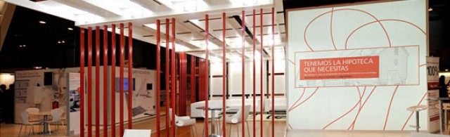imagen del stand de banco santander en la feria sima 2009