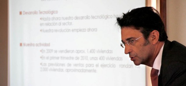 luis corral, fundador de foro consultores, en un momento de la presentación de su nueva web