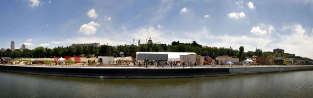 vista panorámica de solar decathlon 2010 a orillas del río manzanares (madrid)