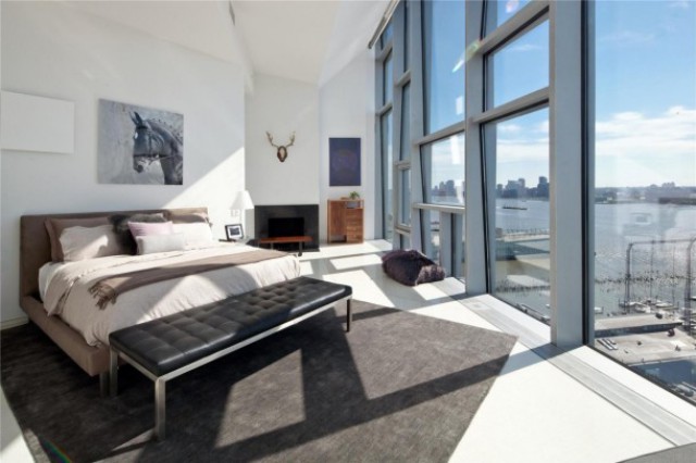 uno de los dormitorios con vistas al río hudson