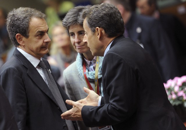 zapatero y sarkozy durante la cumbre