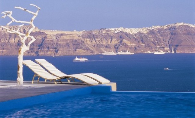 piscina infinita en el hotel astarte