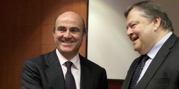 luis de guindos (izqda) con el ministro griego de finanzas, evangelos venizelos