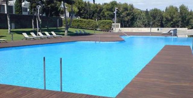 llega el momento de poner a punto la piscina comunitaria
