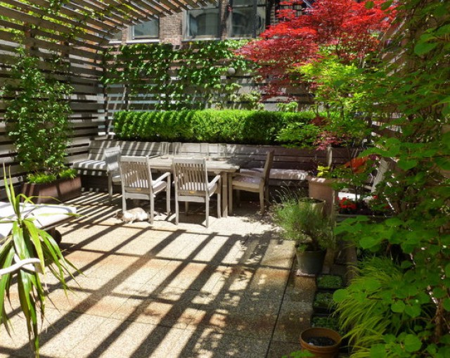 Ideas para decorar balcones y terrazas (fotos) — idealista/news Balcón Con Casas decoración