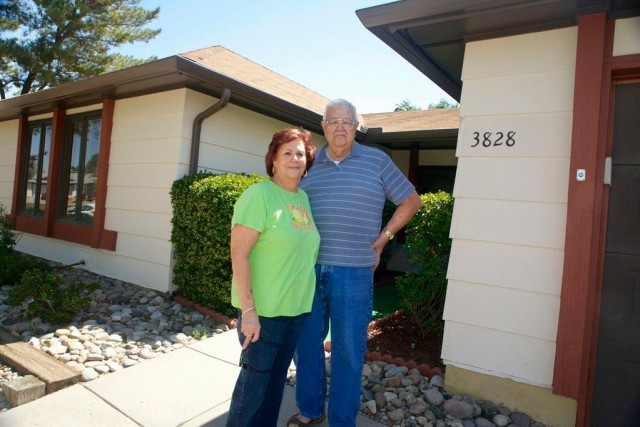 frances y louis padilla son los propietarios de la casa que sirve de hogar de ficción a walter white y su familia