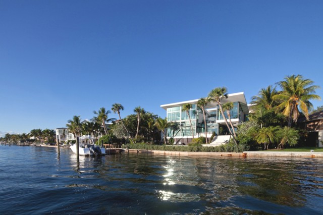 vistas de la villa desde el mar