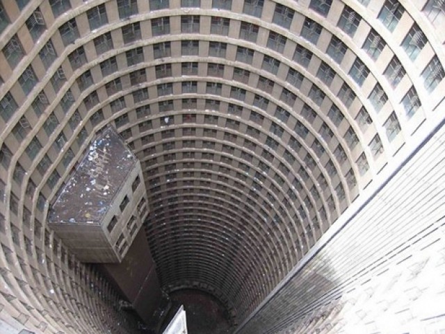 con sus 52 plantas, ponte city es el rascacielos más alto del continente africano