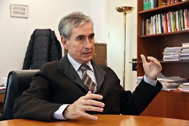 ramón jáuregui, diputado socialista y ex ministro de la presidencia con zapatero