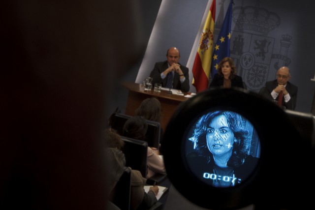 cristóbal montoro, ministro de hacienda, y Soraya Sáenz de Santamaría, vicepresidenta