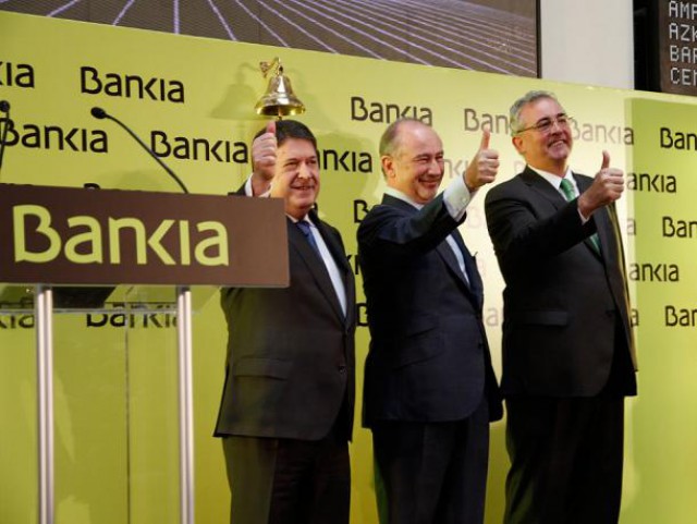 cúpula de bankia en su salida a bolsa. rodrigo rato, expresidente, en el centro de la imagen