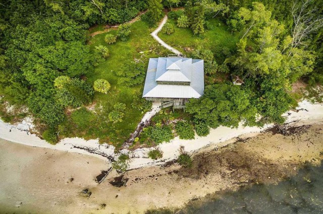 Jewfish Key off the coast of Sarasota. Private Islands Online