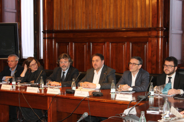 Oriol Junqueras junto a los portavoces de los grupos parlamentarios / Parlament de Catalunya