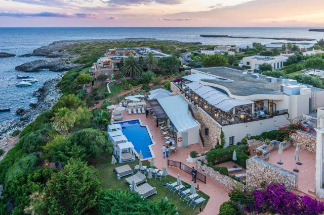 El aparthotel, abierto desde 1989, es un complejo de 9.000 metros cuadrados, con 150 apartamentos / Elaia Investment Spain