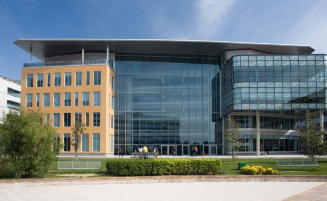 El grupo alimentario trasladará su sede de Barcelona a un complejo de oficinas de Cornellà de Llobregat. / El Llobregat