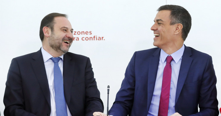 José Luis Ábalos, ministro de Fomento, y Pedro Sánchez, presidente de Gobierno / Gtres