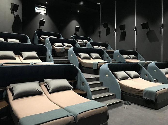 Una entrada VIP cuesta 43,50 euros e incluye comida y bebida gratis / Pathé Schweiz