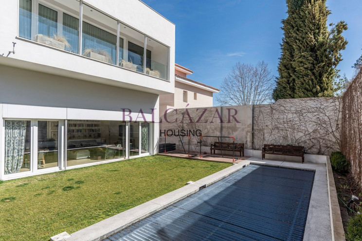 La que fue la primera vivienda passivhaus en Madrid capital acaba de salir a la venta por 2,1 millones