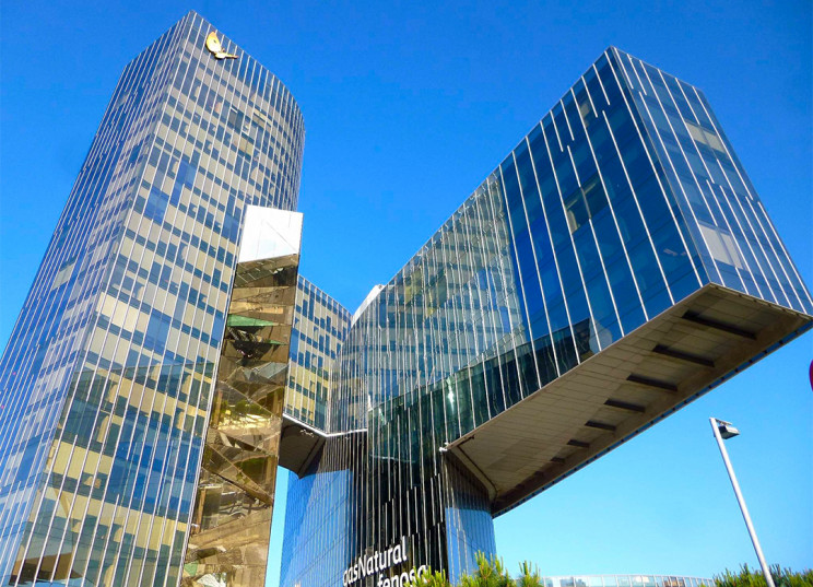 Edificio Marenostrum / Wikimedia commons