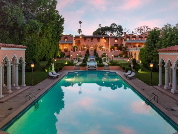 Una de las mansiones más famosas de Beverly Hills / Jade Mills/Coldwell Banker Residential Brokerage