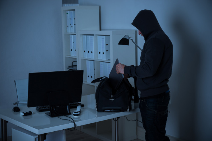 Ladrones que se hacen pasar por personal sanitario / Gtres