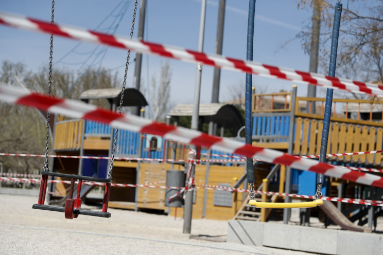 Un parque infantil clausurado por el covid-19 / Gtres