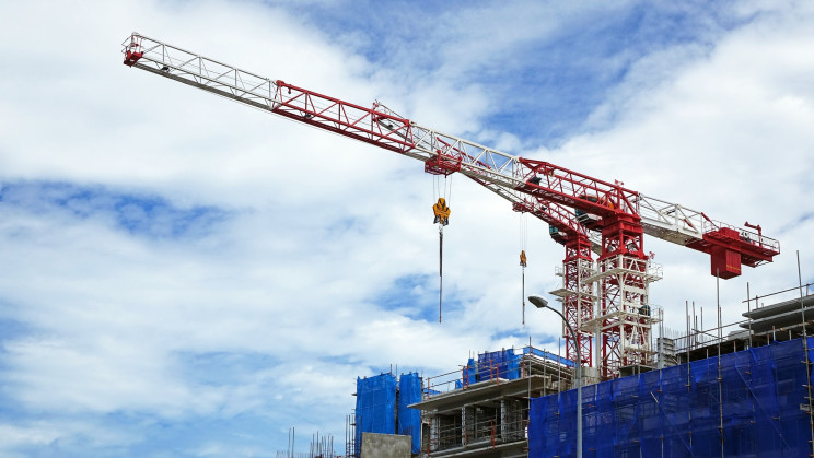 Imagen de una promoción de viviendas en construcción / Pixabay